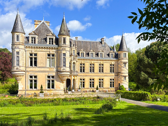 Thumbnail for Château DIY